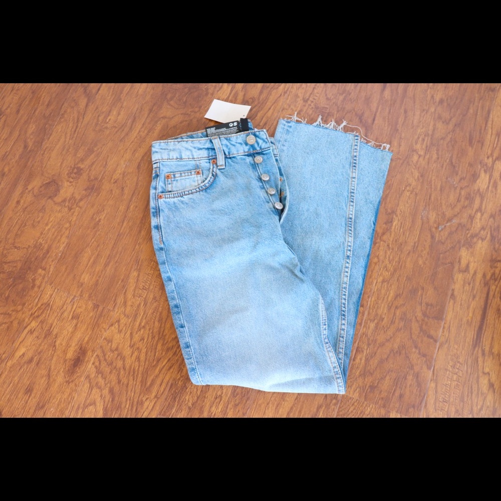 Ankle Mom Jeans